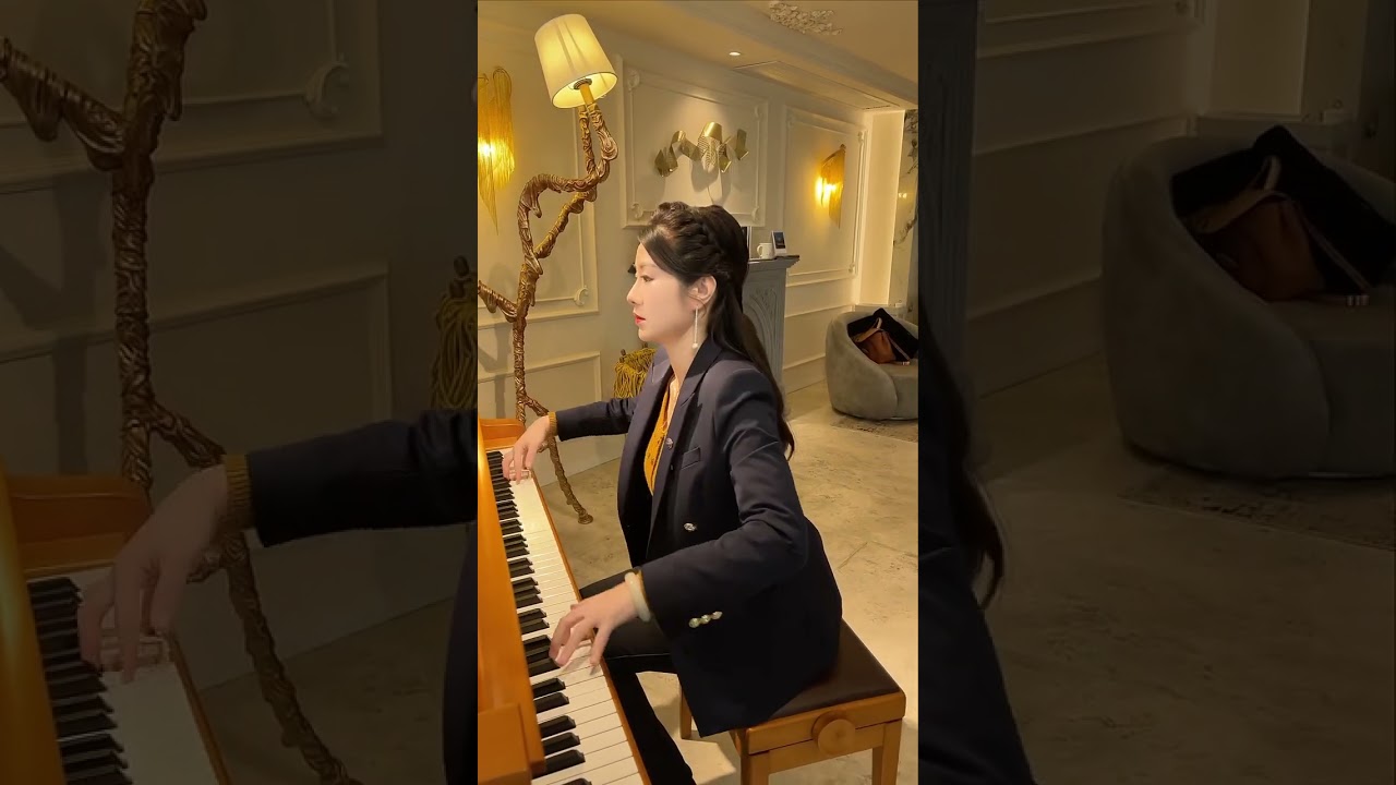 世界名曲 A time for us我俩的时光,《罗密欧与朱丽叶》主题曲 昼是你如融融日光，滋润我的心田，夜是我似皎洁月光，洒落你的眼眸，昼夜平分，我俩的时光，爱意在你我之间平分 #钢琴 #音乐 #一