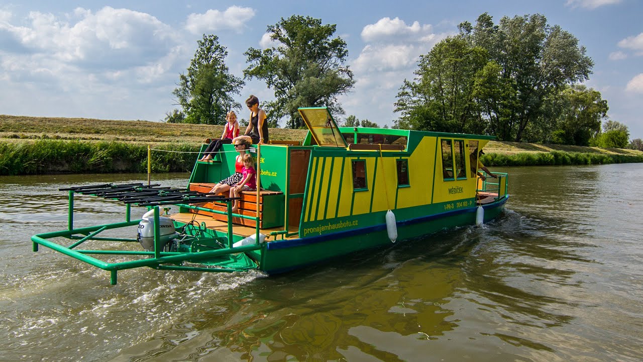 Půjčovna hausb&oacute;tů na Baťově kan&aacute;lu