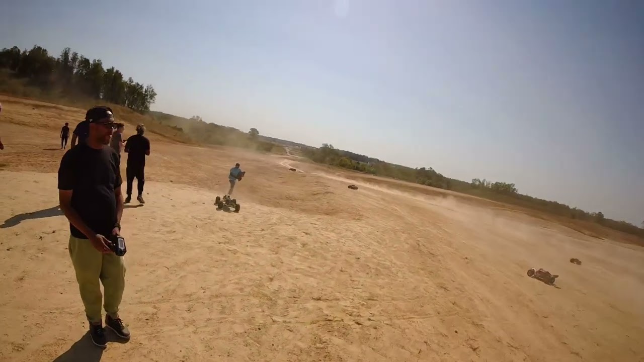 EPIC!!!! 1/5 scale showdown 