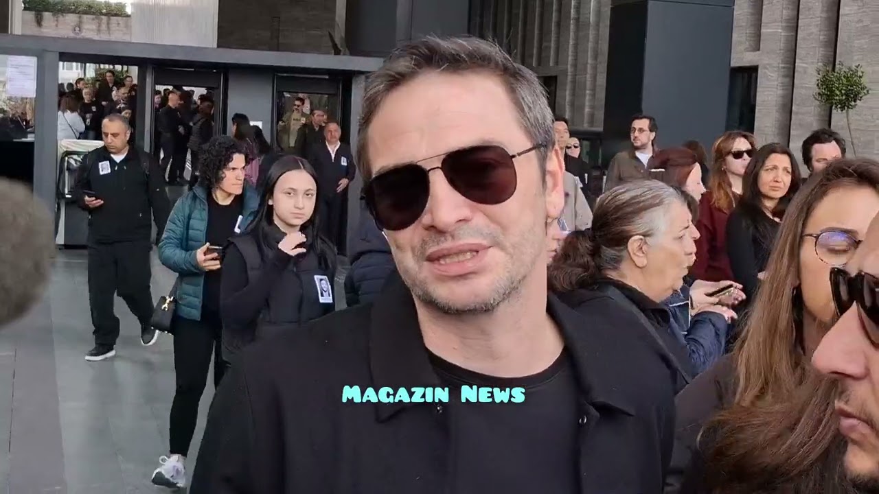 Onur Buldu en yakın arkadaşı Şinasi Yurtsever'in son yolculuğunda fotoğrafını taşıdı !