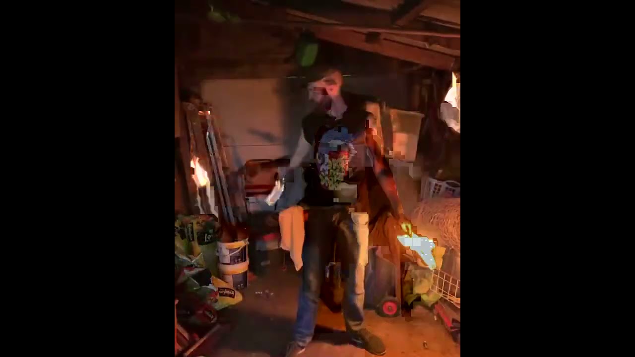 Man Performs Mind-Blowing Fire Eating And Breathing Tricks - 1164132