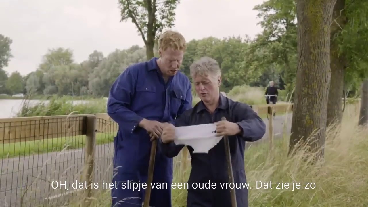 Komt een man bij de dokter  - Van wie is dat slipje ondertiteld