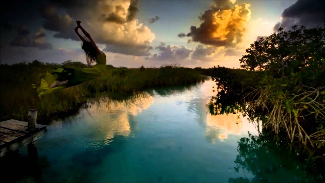 Una Sonrisa Al Amanecer  -  Bebu Silvetti