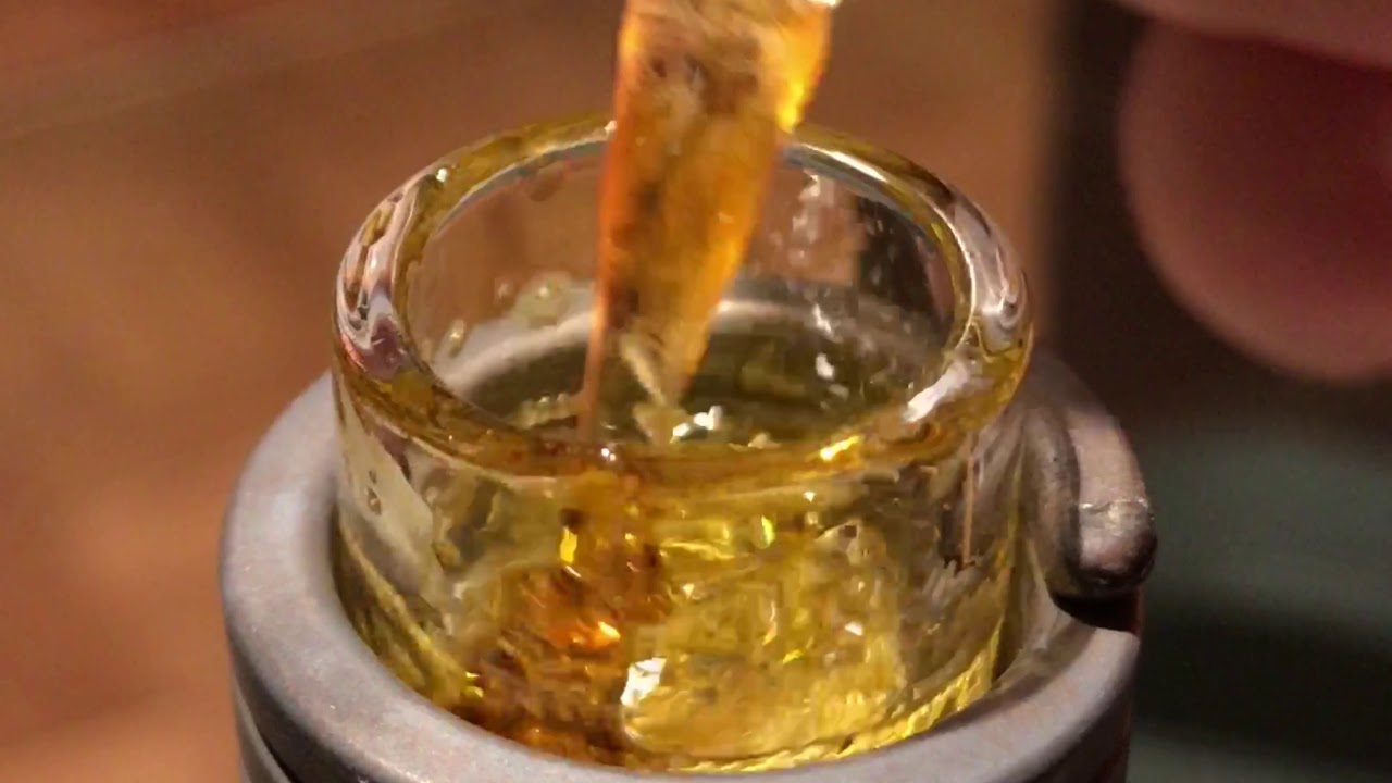 Biggest Dab Ever Of Jack Frost Shatter! 4K Dabs On The V2 eBoss XL E-Nail + C2 Glass Dabbing Bundle!