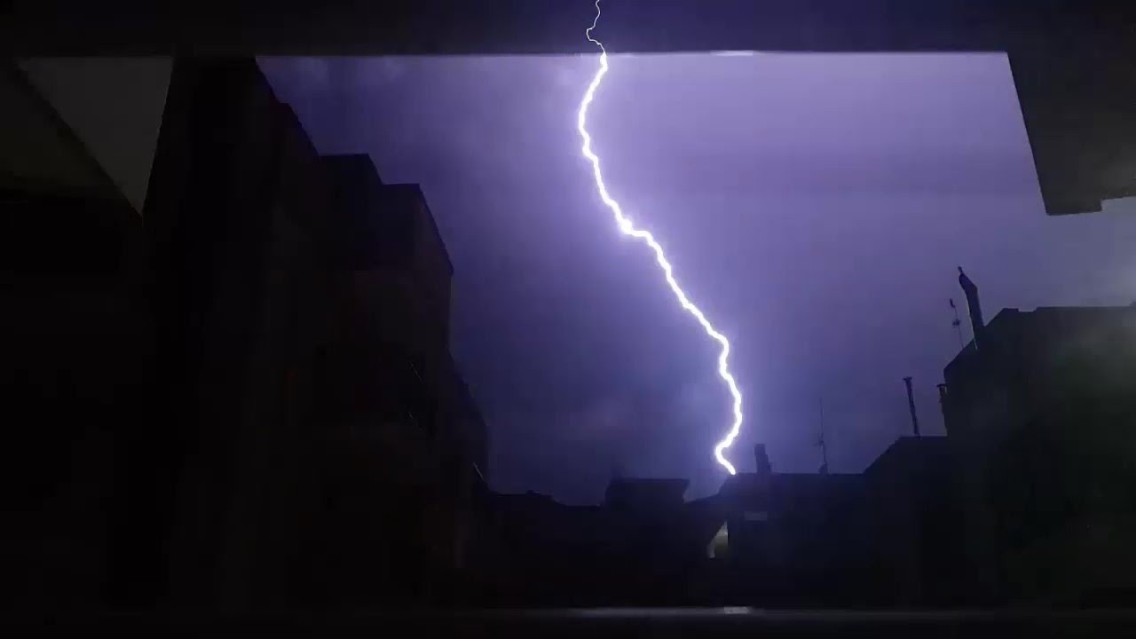 Violentissimo Temporale con fulmini incredibili Castellana Grotte BA 06/08/2020 - Thunderstorm Italy