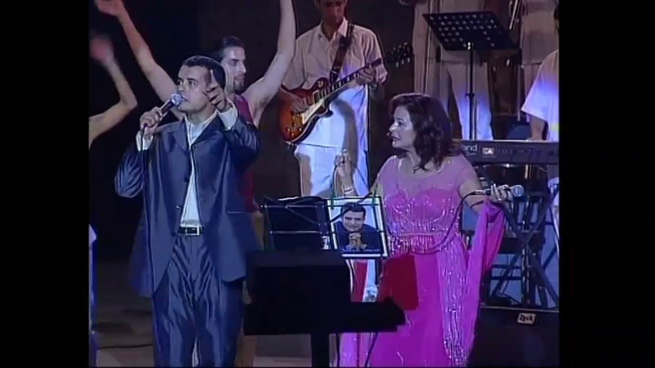 محمد الجبالي و نجاة عطية  خليني بجنبك  قرطاج 2001