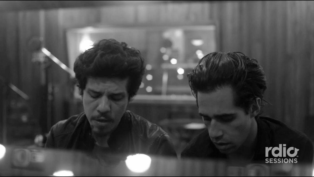Thiago Pethit feat. Helio Flanders - ROMEO (Rdio Sessions)