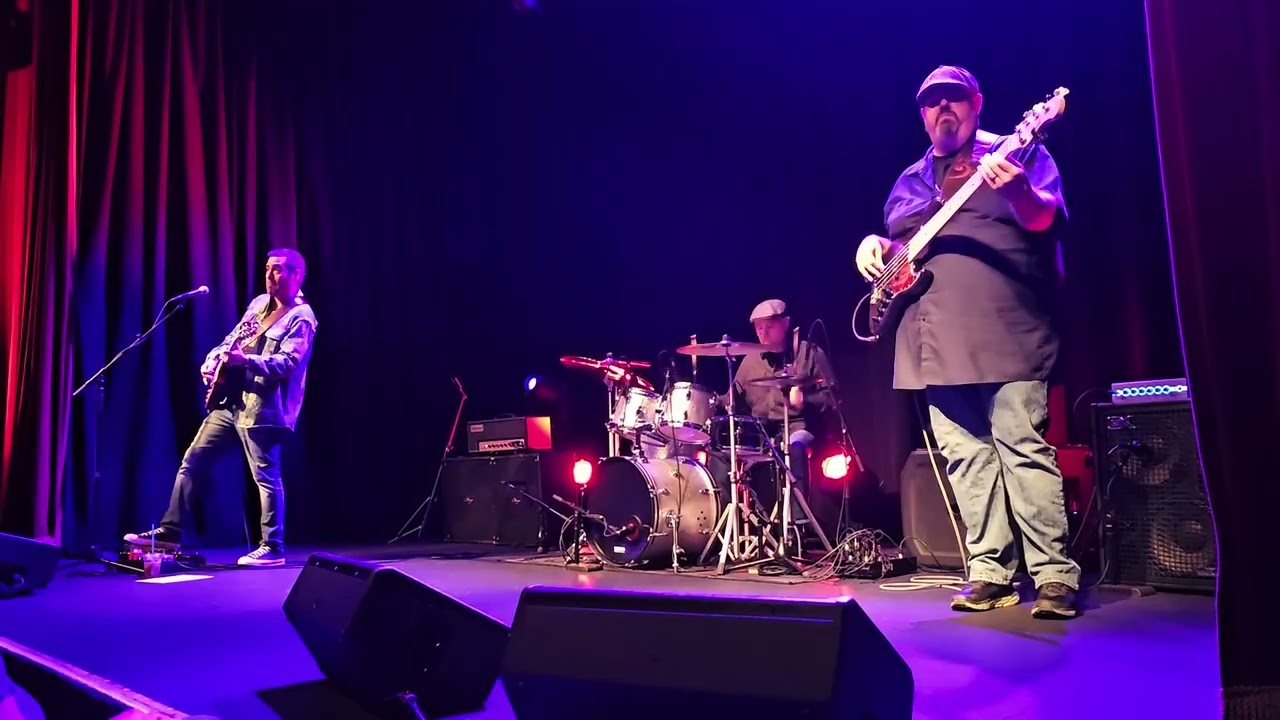 Jimi Hendrix medley - Albert Castiglia