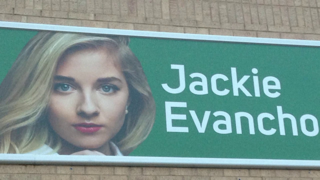 Tyler TX - Jackie sings her Medley of Greatest Hits