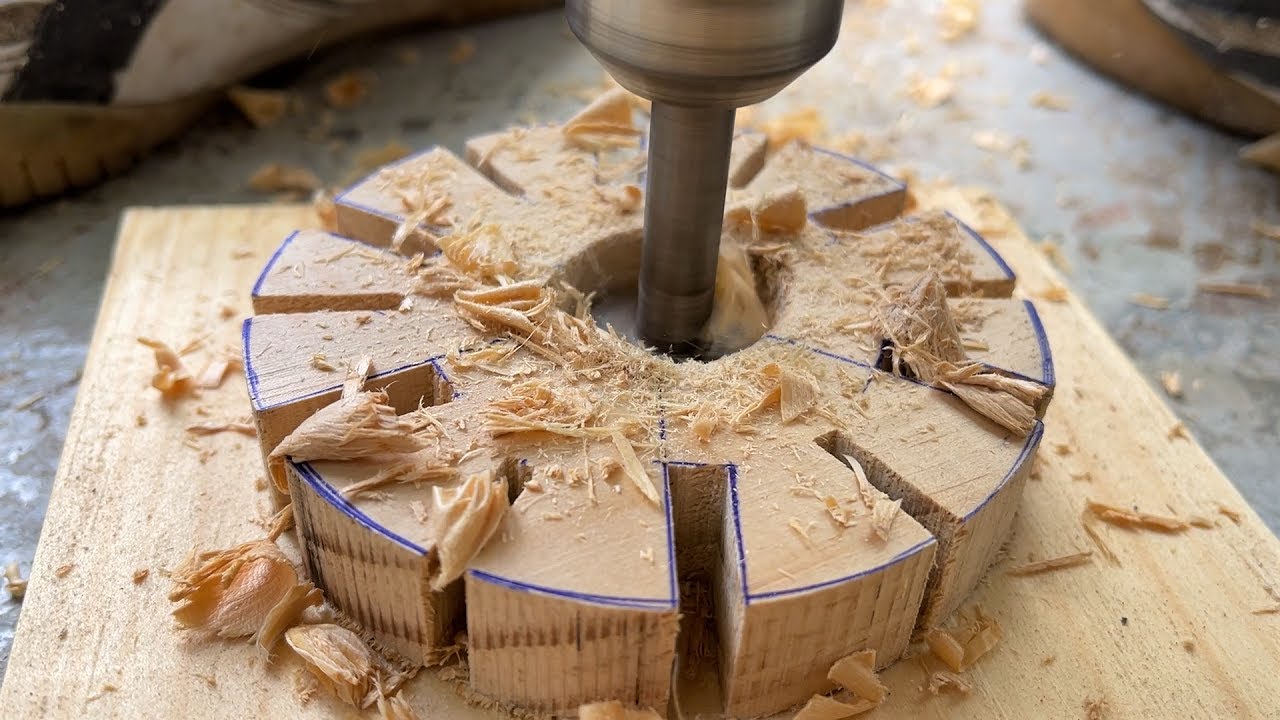 Extremely Unique Interior Woodworking Projects With Stump // Great Idea For a Night Lamp and Shelf