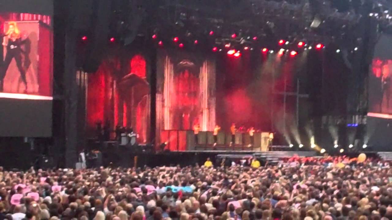 Madonna - MDNA Tour Girl Gone Wild EDINBURGH