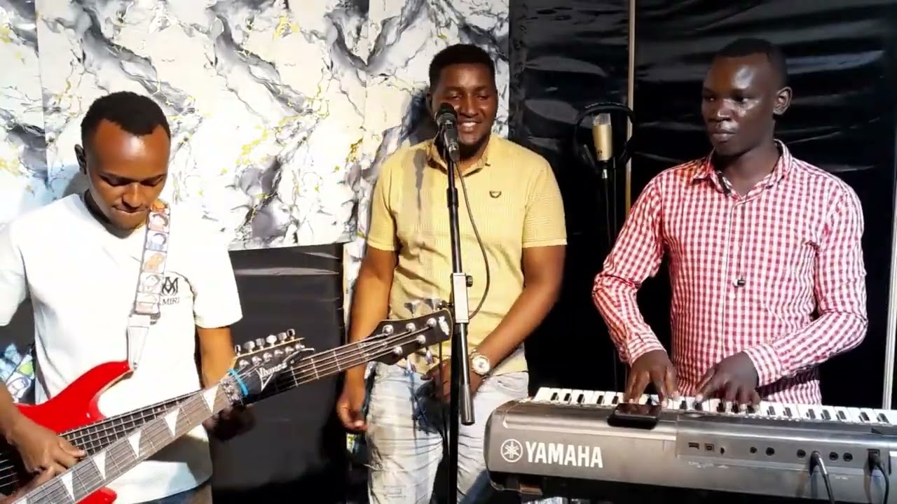 PRAISES by WAKINADAH THE BAND