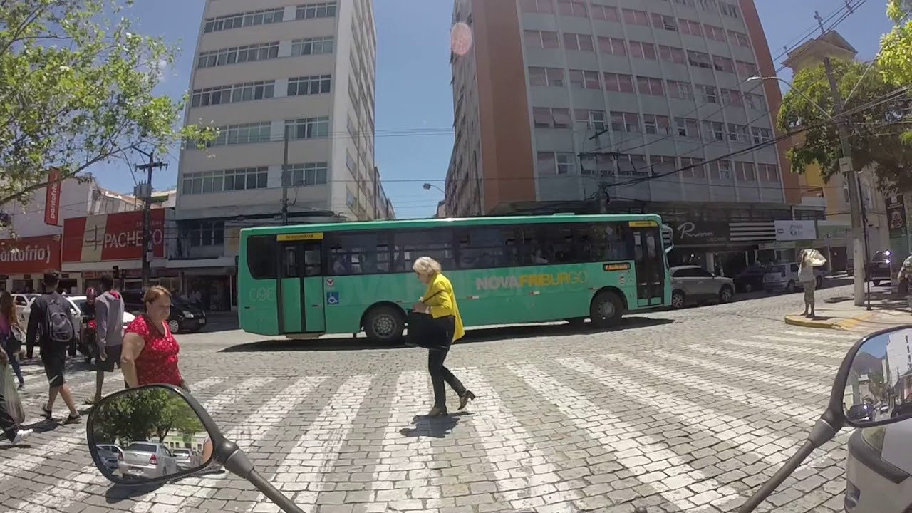 Pelas ruas de Nova Friburgo a bordo da motoka.