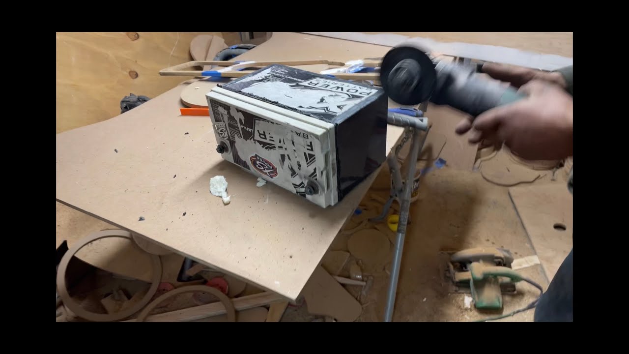 What inside a XS power 36K Lithium Battery