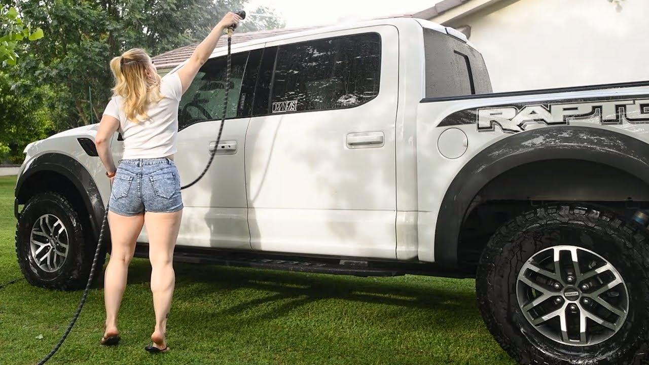 Bathing a Filthy Ford Raptor.. Dirty Truck Wash!