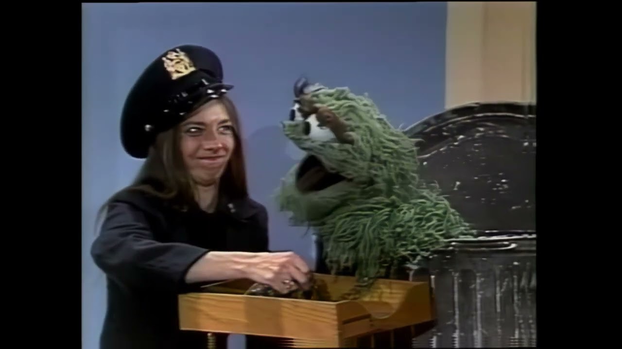 Sesame Street Remastered: 1090 Street Scenes- Big Bird and his friends take a trip to Hawaii