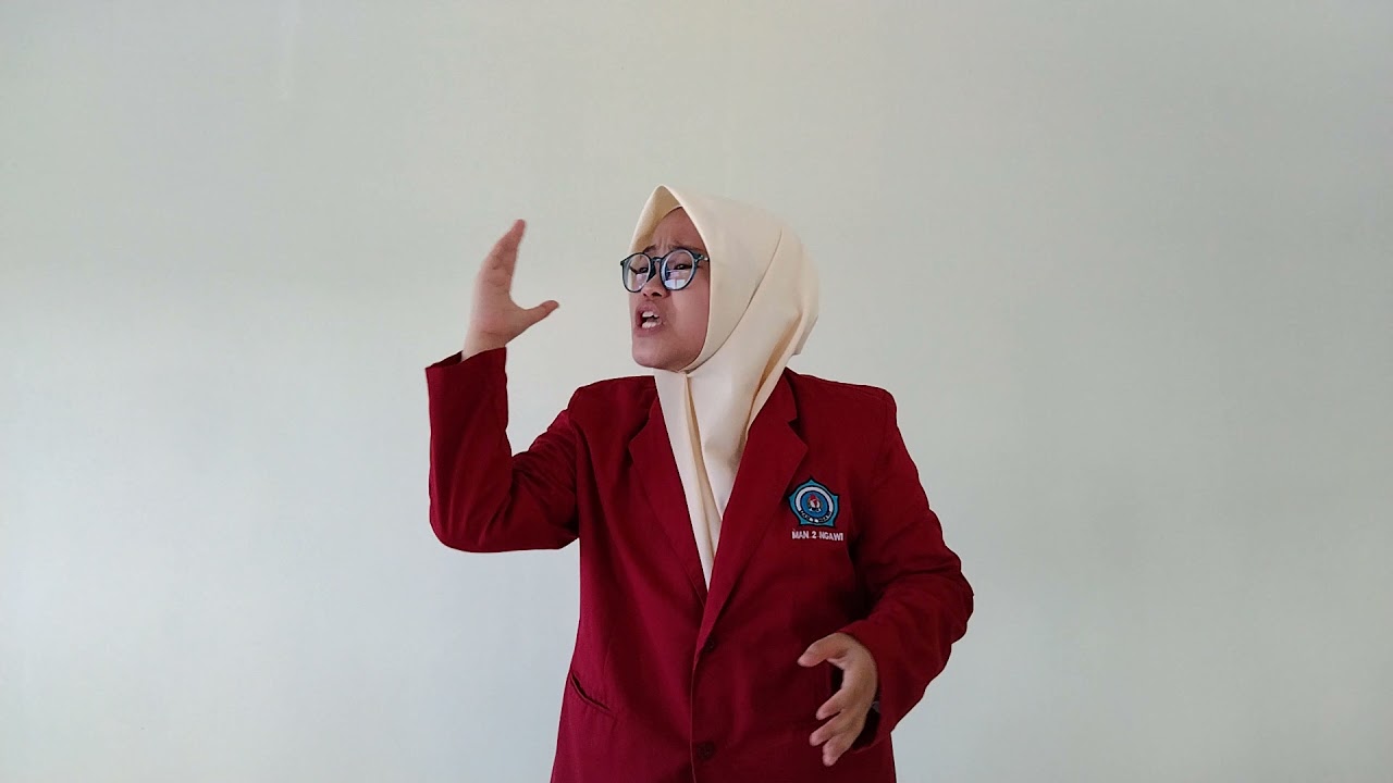 Juara 1 pidato bahasa Arab tentang peran pemuda | Oktavia Susi Purwaningrum