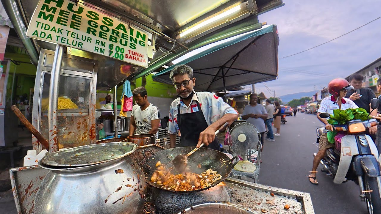 Penang Legend: Hussain Mee Goreng 🍜🔥 A 60-Year Street Food Icon!