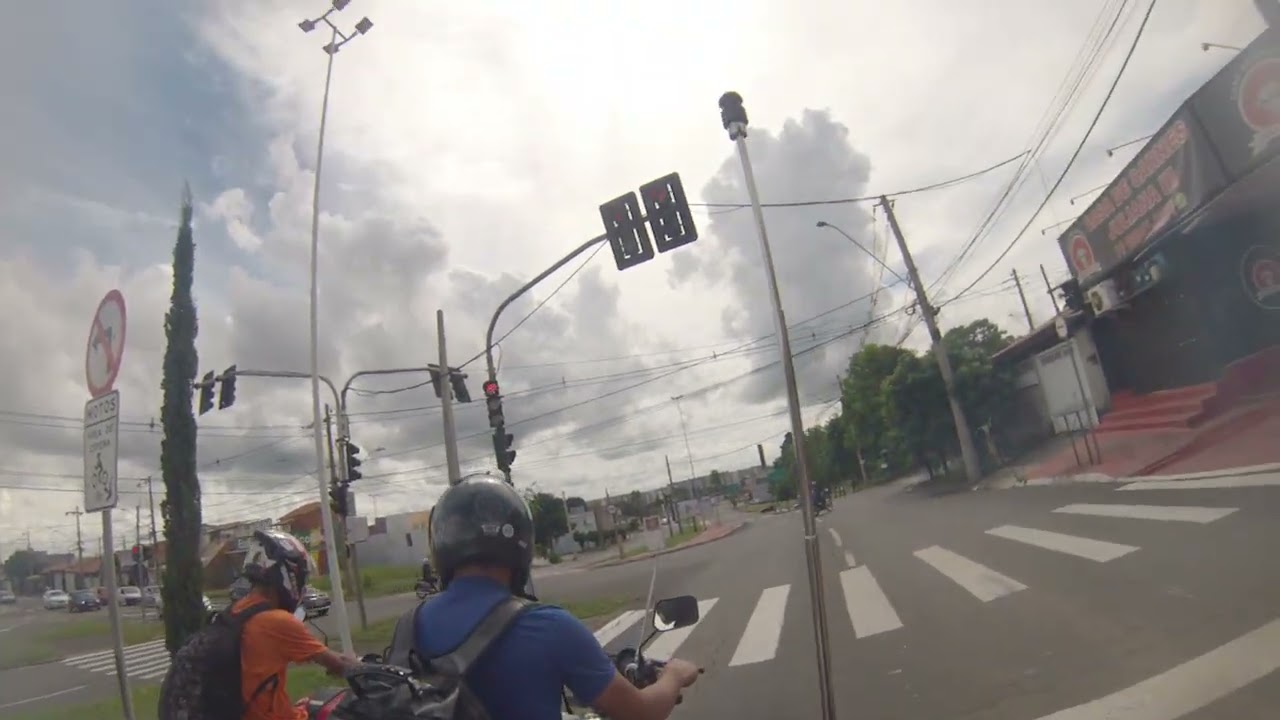Vou de moto