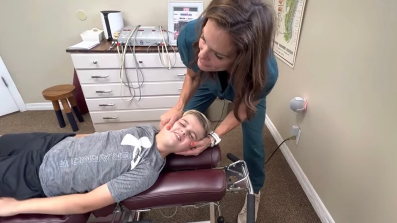 Super &ldquo;Cracky&rdquo; Star Child Athlete checks In with Dr.  Mary Beth for Feet, Toes and Neck and Back 💥