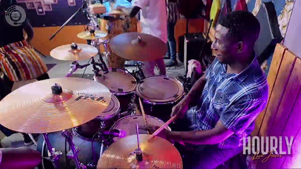 Akosua Agyapong Mothers Day Hourly Live JAM with the Ekn Big Boys.