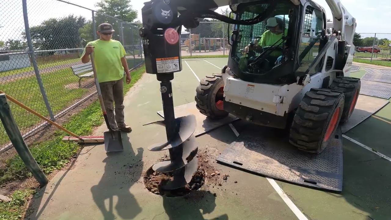 Installing Wimbledon Tennis Post