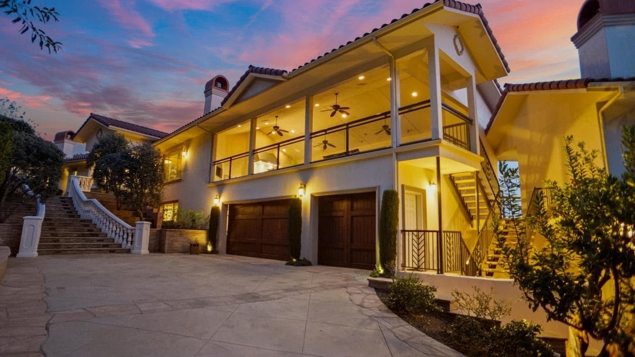 12 Skyline Dr, Burbank, CA