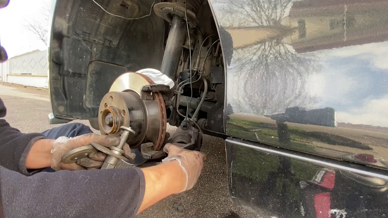 Changement plaquettes avant sur BMW série 1 F20 Lci sur 118iA