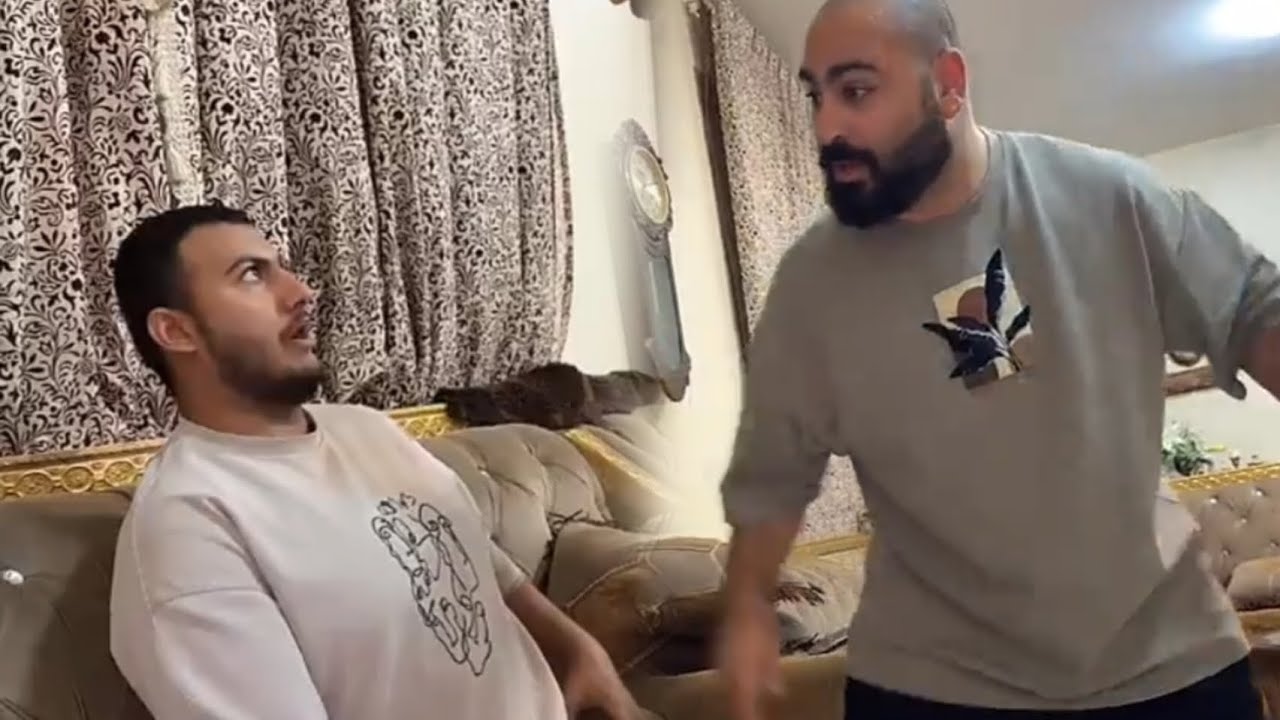 انطرد من بيت امه بسبب 500 😂💔