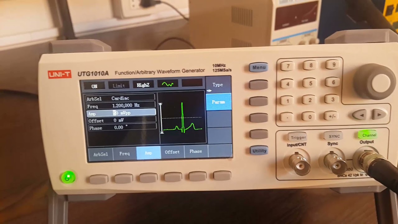 كيفية إظهار إشارة ECG بالشكل الصحيح من مولد الترددات UNI-T