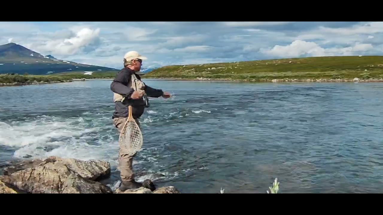 Bengt tränar line dance och jag hittar  borttappad håv.