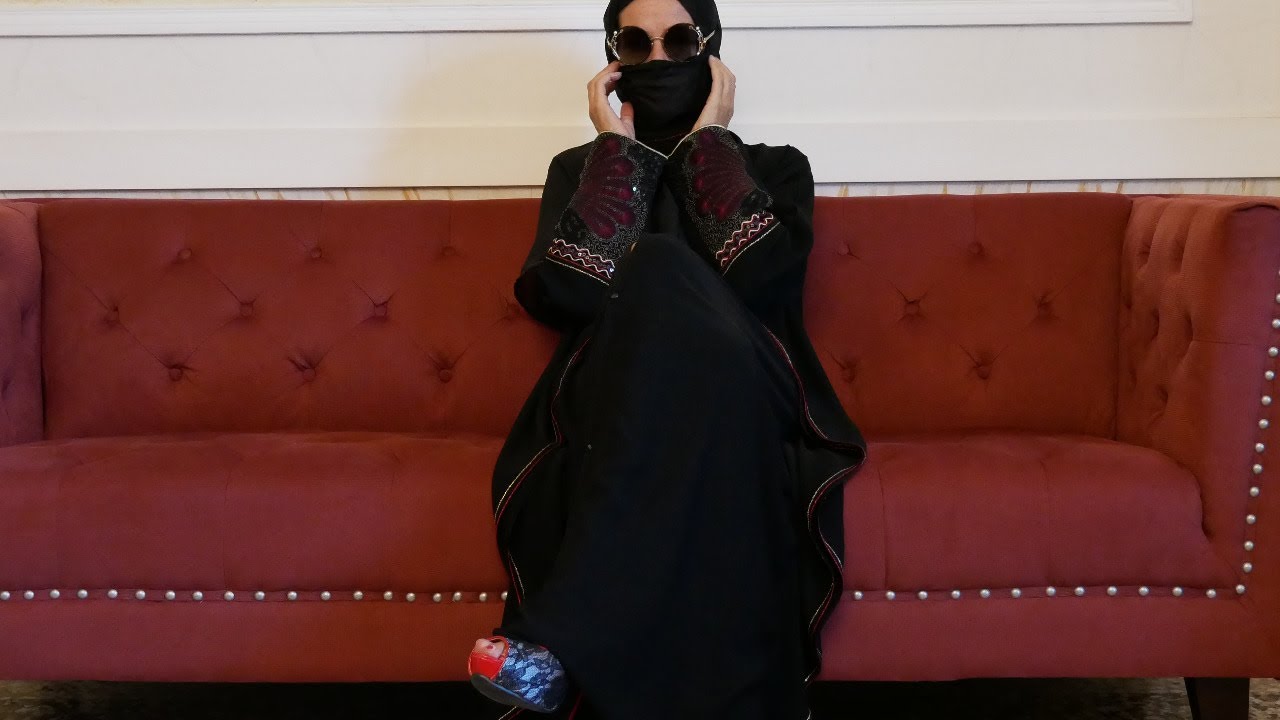 6:15 - Il burqa e la destra femminista ...