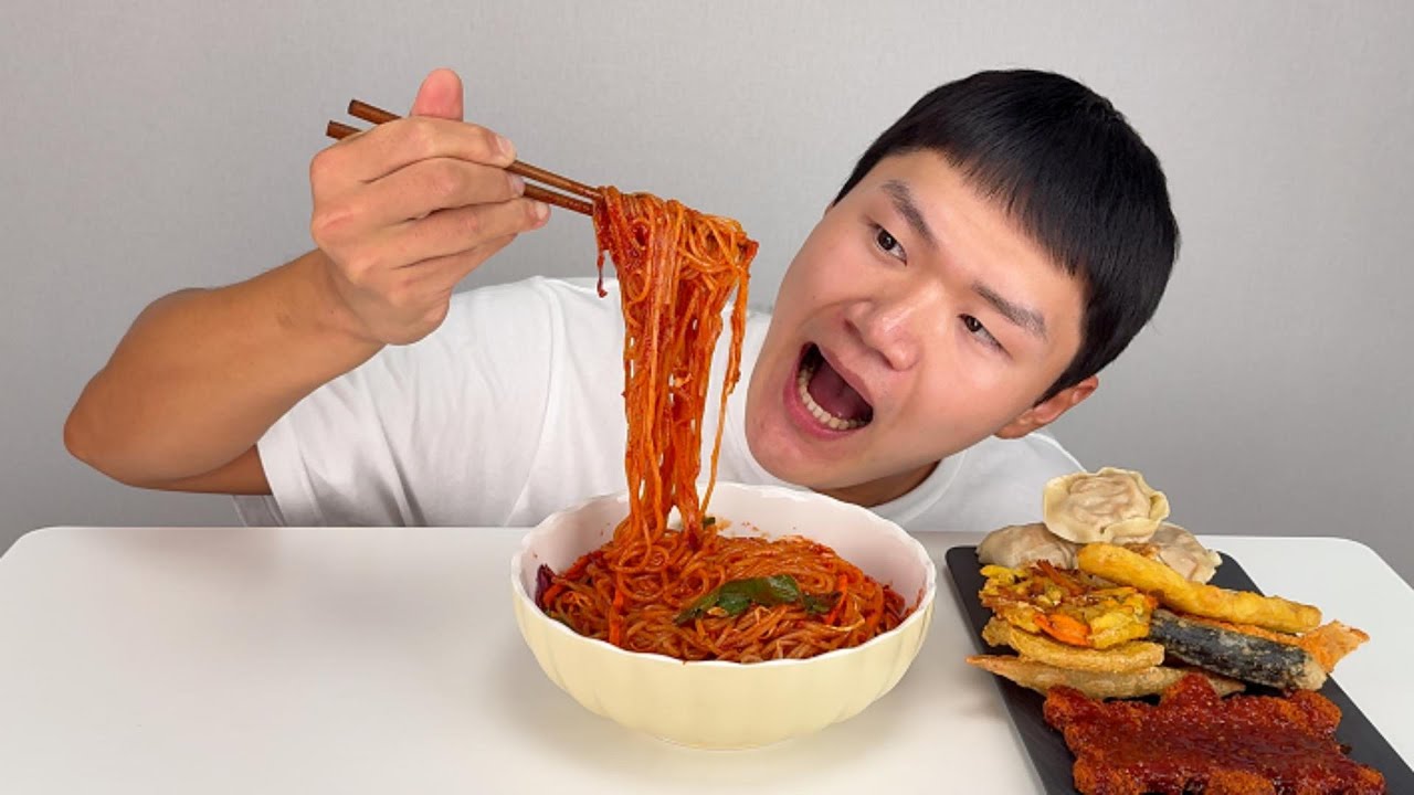 새콤달콤 쫄면+만두+모둠튀김 먹방! #쫄면 #만두 #튀김 #먹방 #mukbang