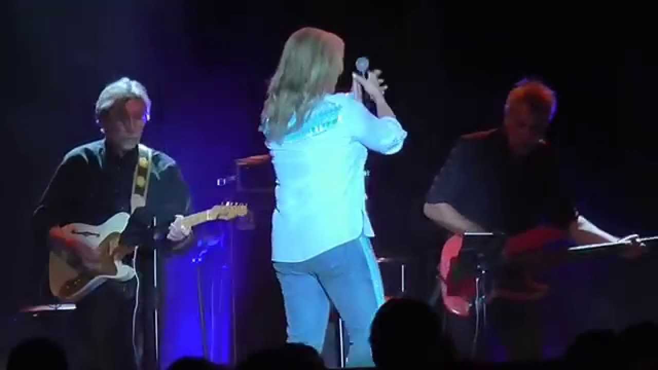 Sylvie Vartan - La Maritza et Medley 70's (Live) @ Bandol 27/07/14 HD
