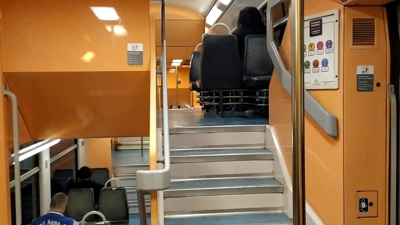(RER A) Trajet à bord d'un MI2N de Marne-la-Vallée Chessy à Val D'Europe