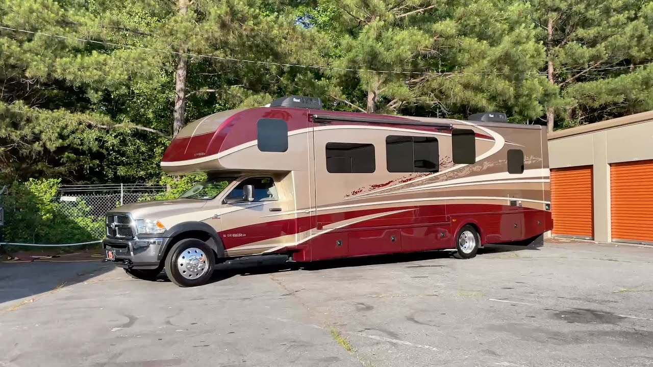 2018 Dynamax Isata 5 Series 36DS KING BED, SOLAR, AUTO GEN, MULTIPLEX, 10K TOWING (sold)