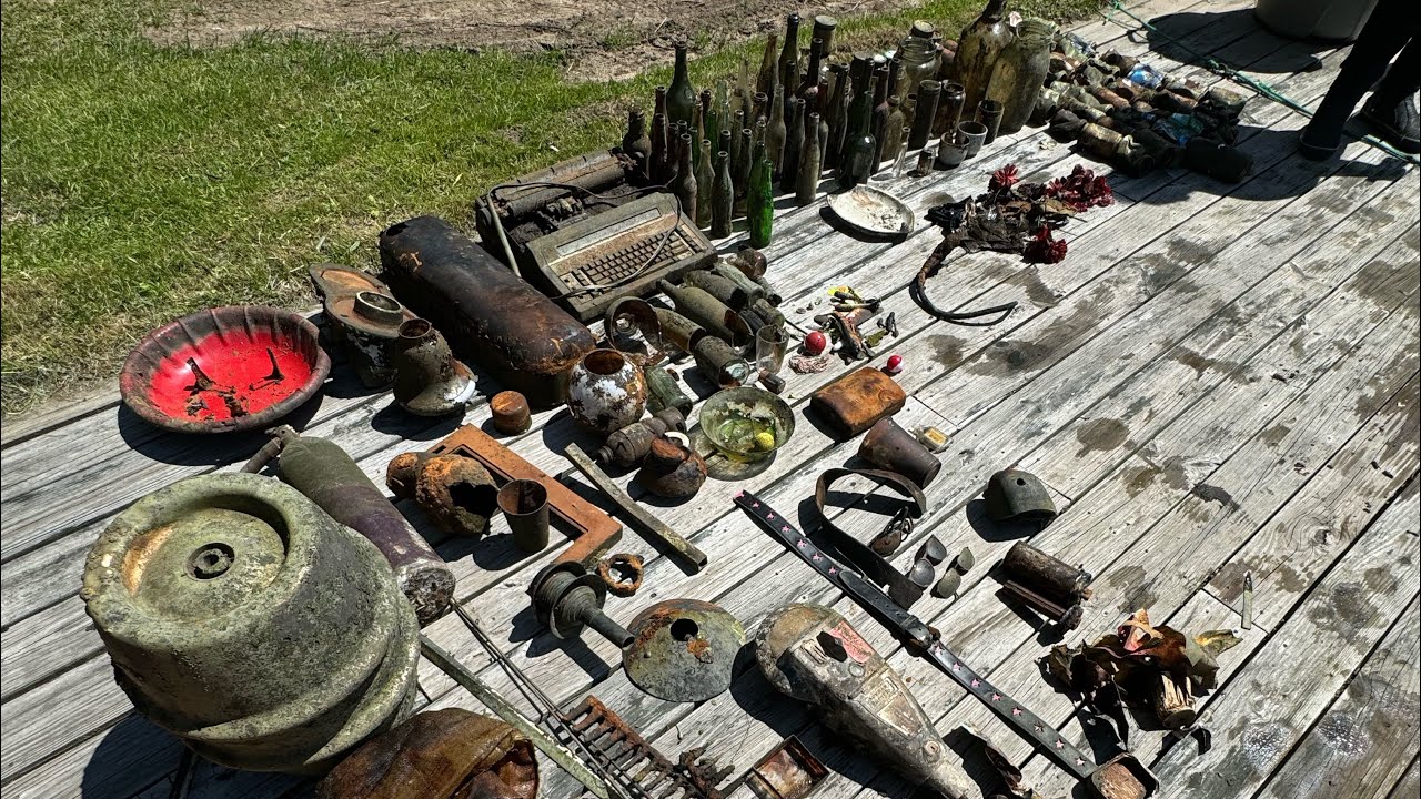 Check out all the STUFF we found in Eagle River, WI! 😳
