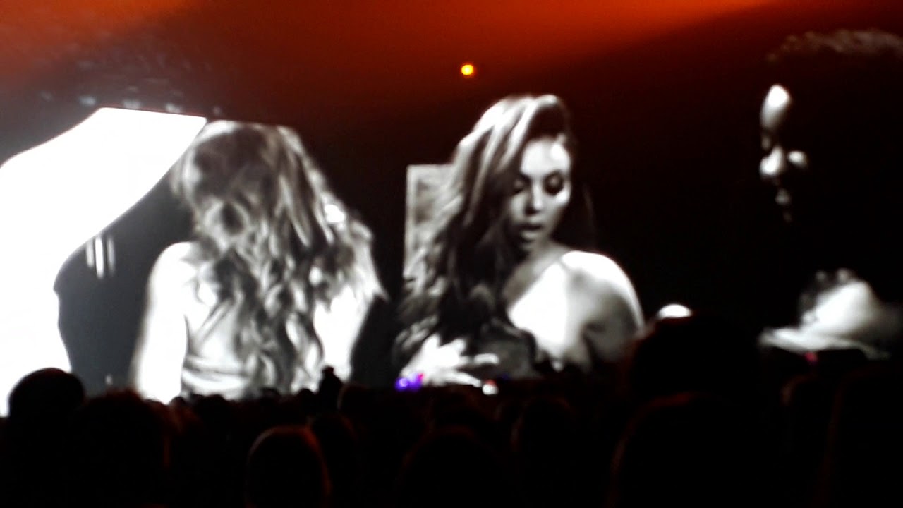 Little Mix - Reggaetón Lento O2 Arena 26th Oct 2017