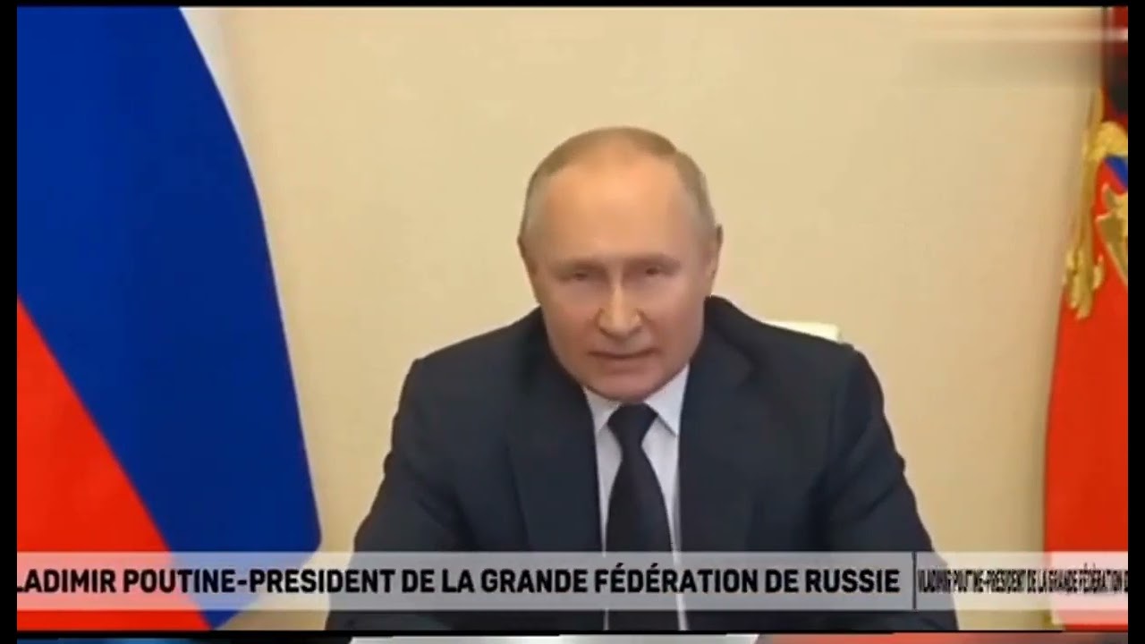 Poutine répond à Macron