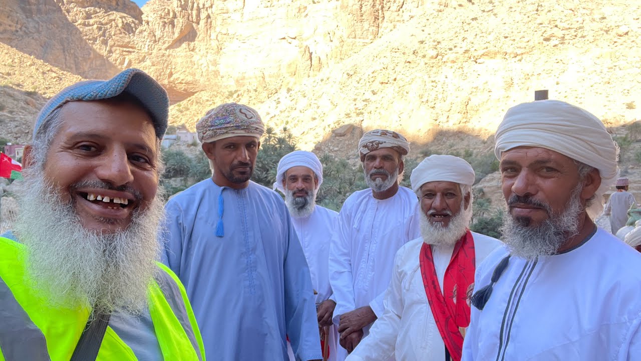 التعريف ببعض البلدان من جبال ولاية #قريات والكهوف وأسماء الأماكن …، لقاء مع مجموعة من الآباء.