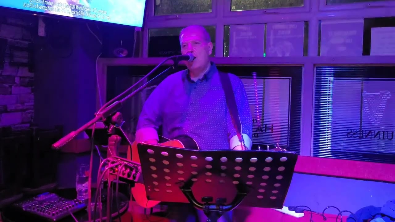 Paul Kennedy singing Highway Man in The Hatch Bar in The Hounds Rest Ardee - 24th January 2026