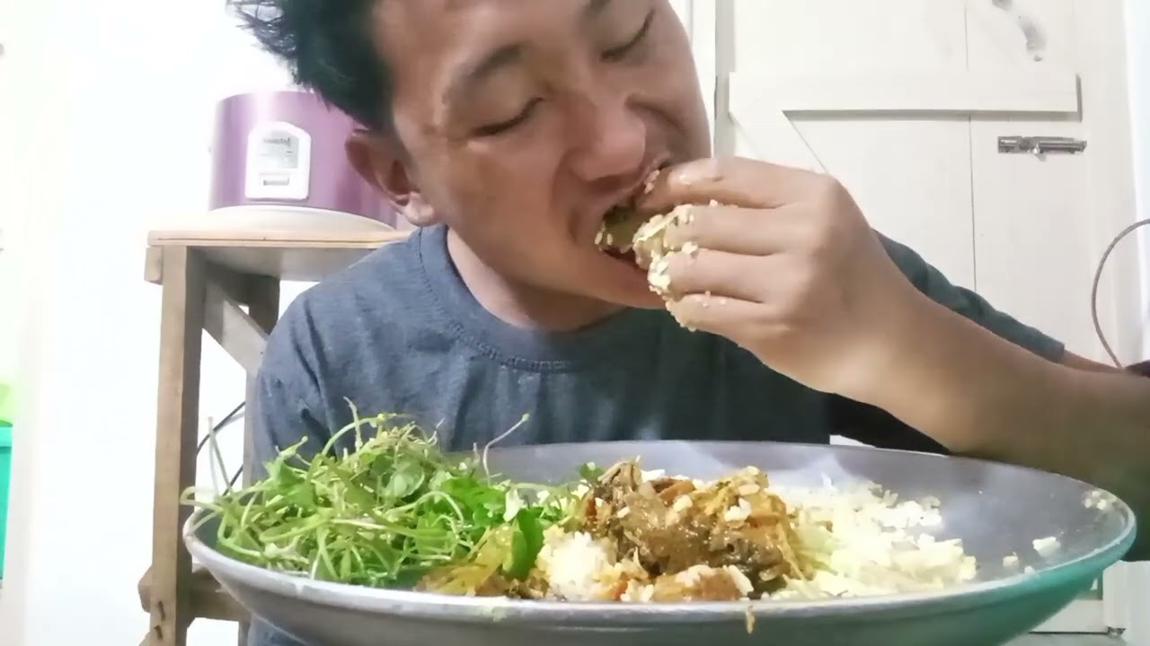 #Mukbang /pork +fish curry 🍘_🤤