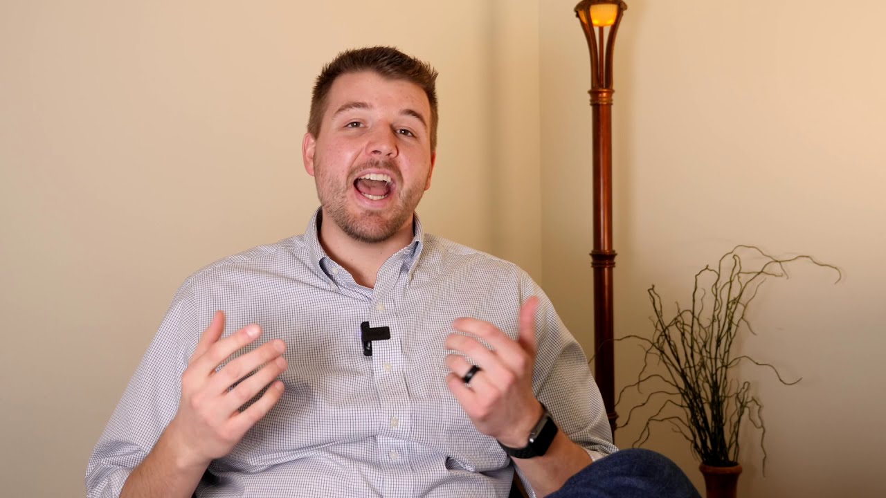 How does a financial advisor get paid?