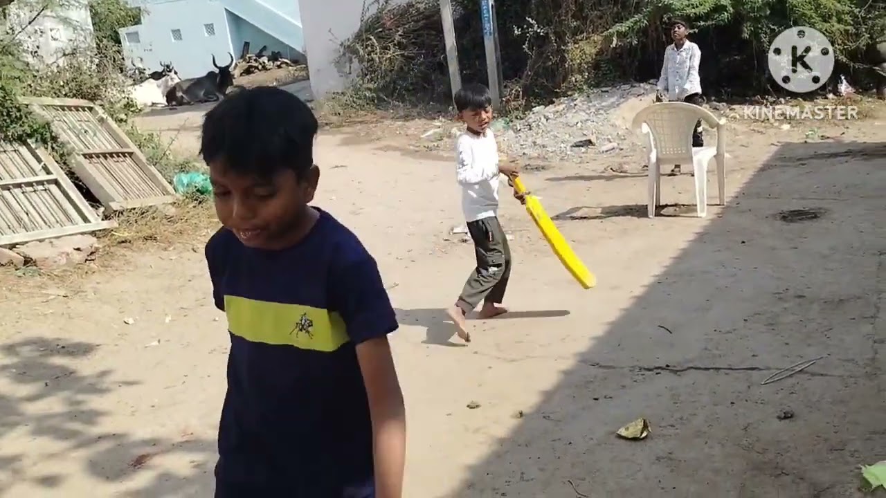 આજે બચા ગેન ક્રિકેટ રમે છે