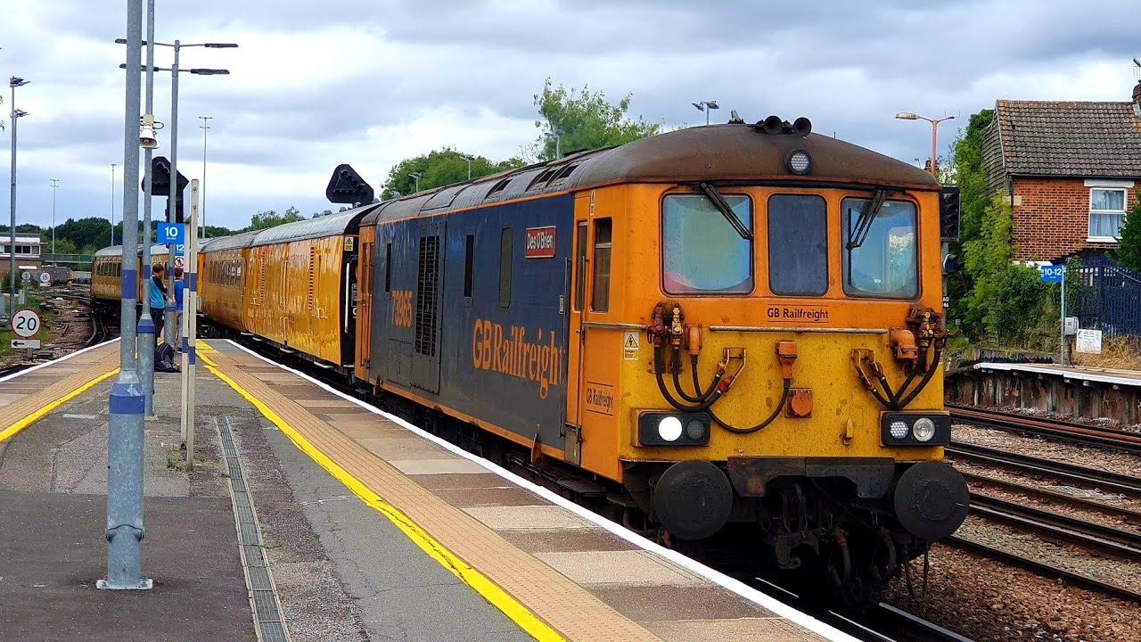 Trains at Tonbridge, SEML (22/08/2022)