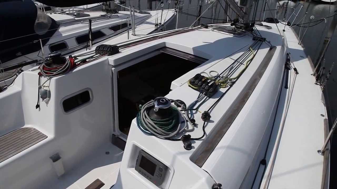Beneteau First 35 bij House of Yachts Bruinisse