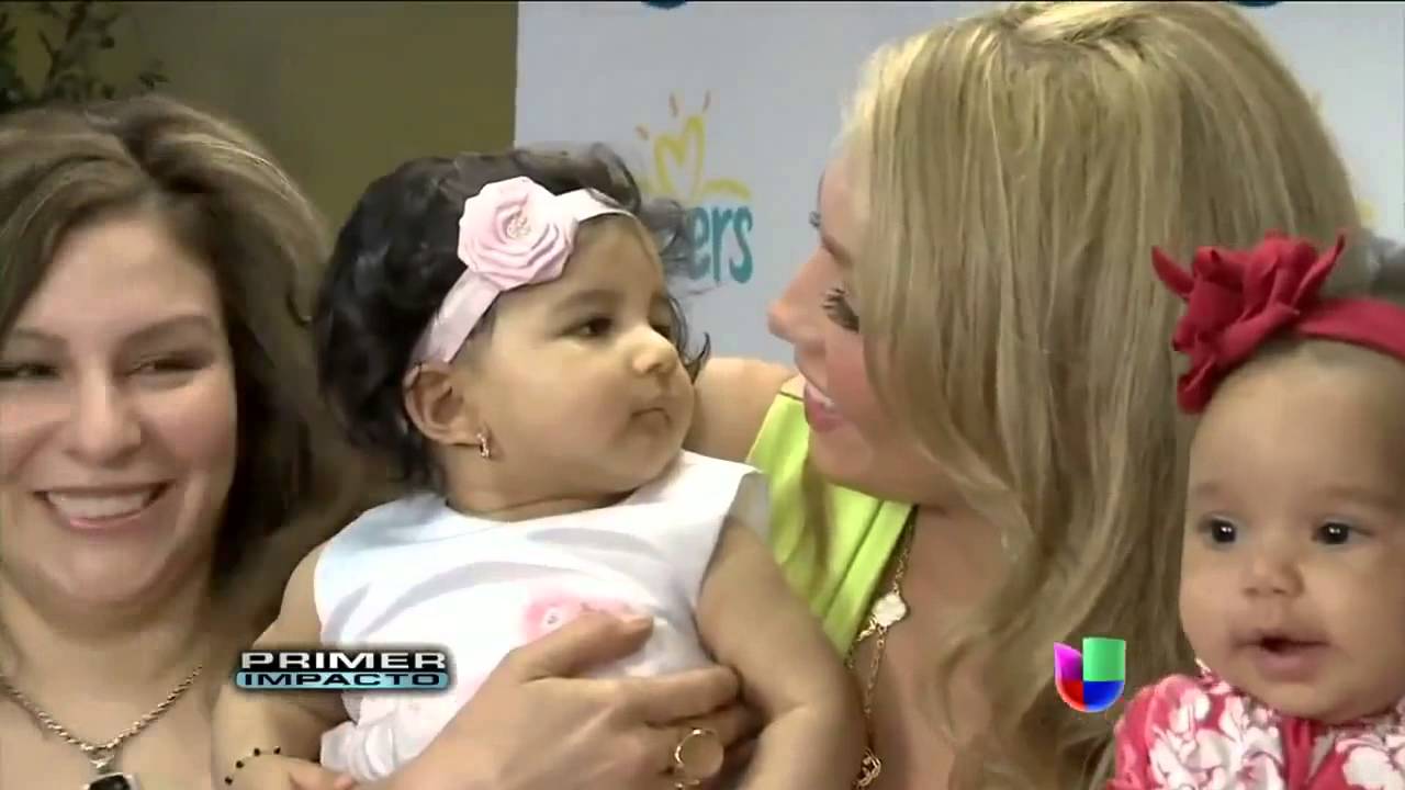 Thal&iacute;a  En NY Pampers Habla De Sus Hijos Y Su Nuevo Look