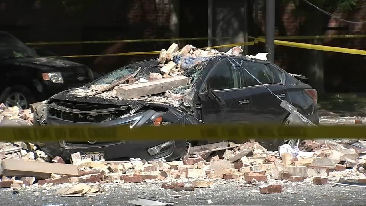 8 injured in West Side explosion, building collapse