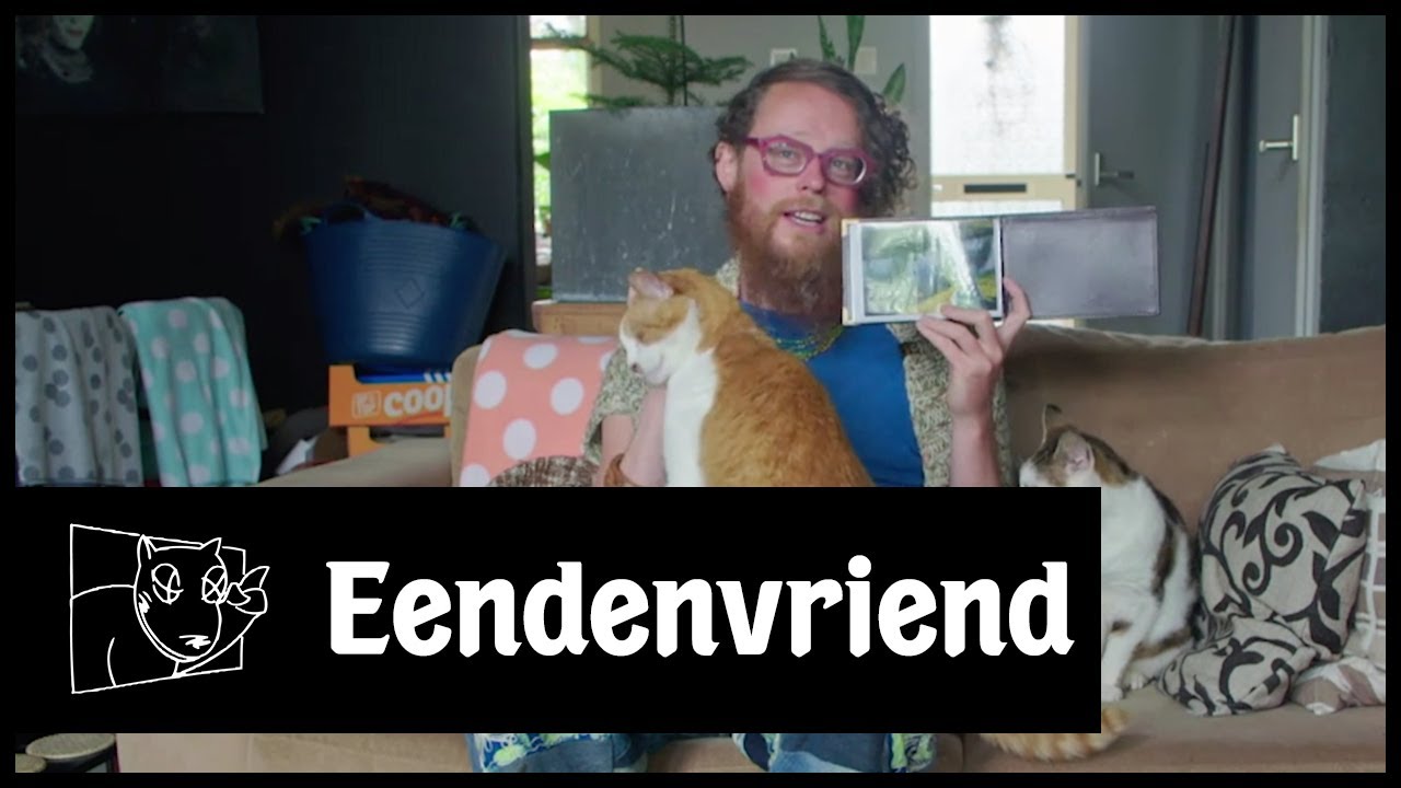 Eendjes komen niks tekort door EENDENFLUISTERAAR! | Man bijt Hond XL