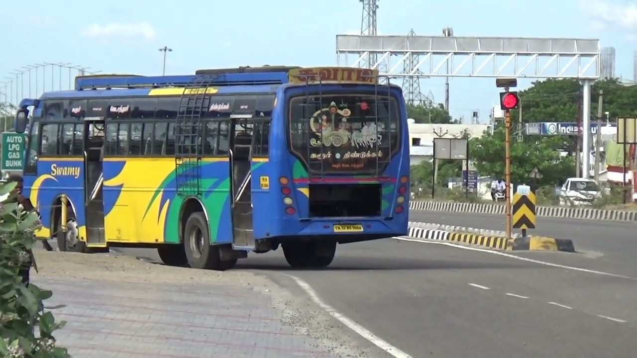 Impossible Reverse? Watch This Skilled Bus Driver  Only Skilled Drivers Can Do This